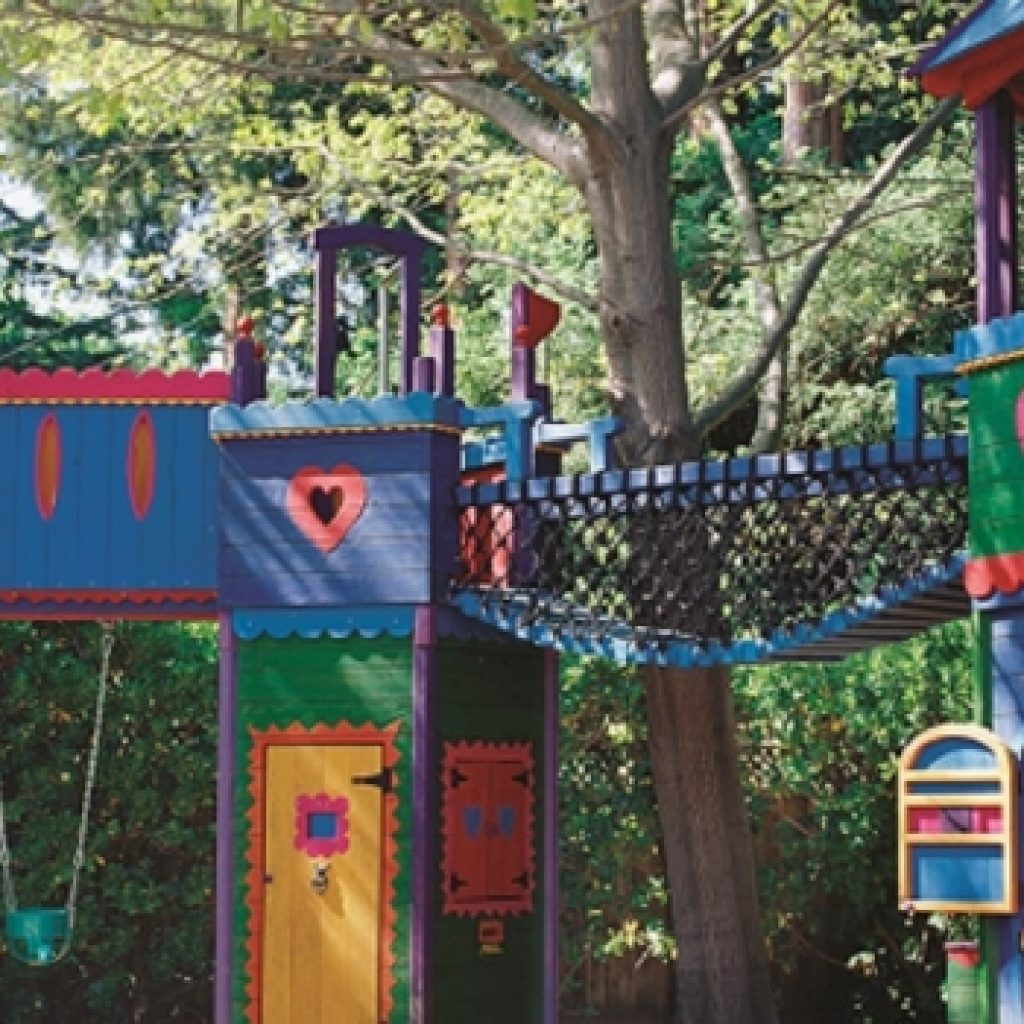 BARBARA BUTLER DISHES ON CREATING LUXURY PLAY STRUCTURES & TREEHOUSES