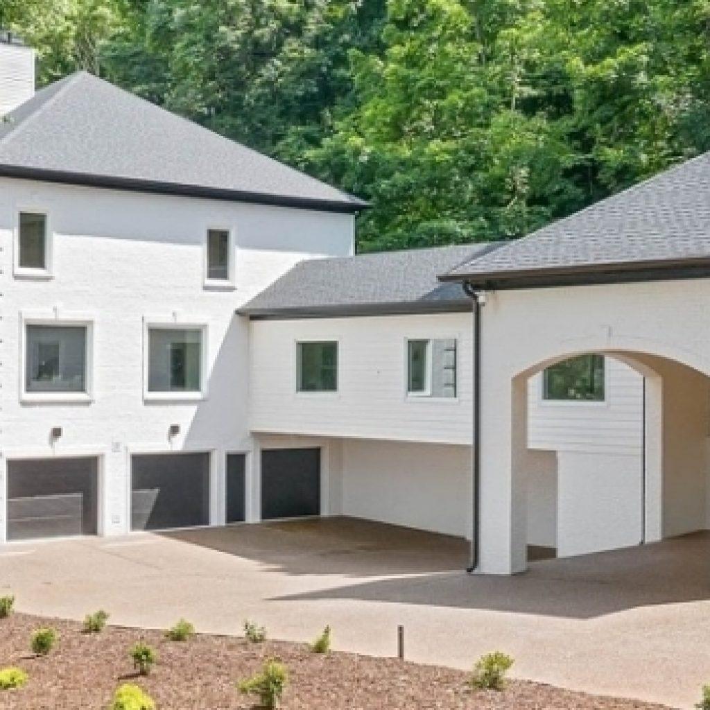 Contemporary Design & Breathtaking Views: Look at This Brentwood Home!