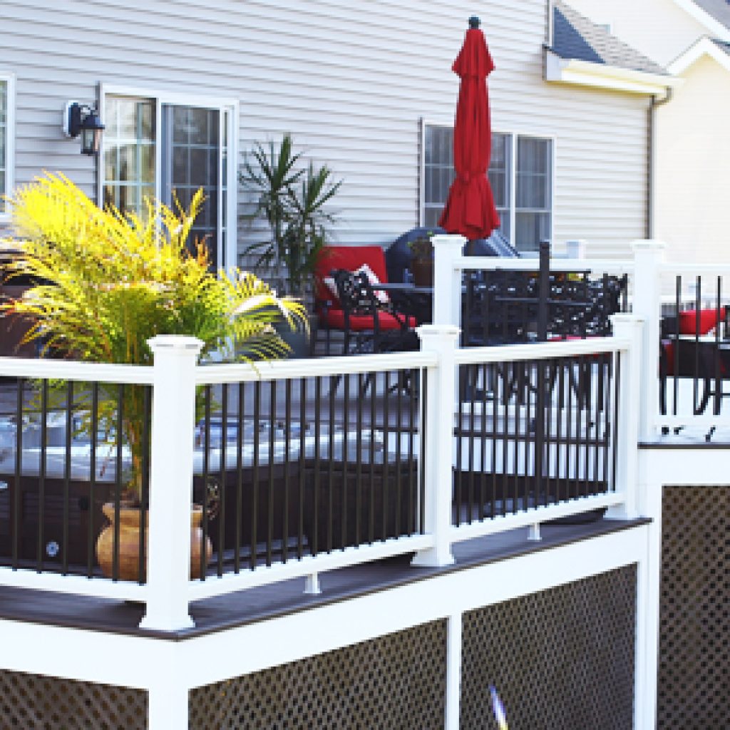 Selecting Deck Railing Patterns to Complete Your Custom Deck