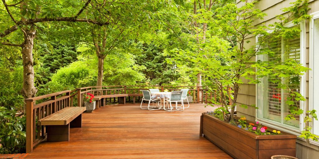 The Benefits of Deck Building in Mississauga, Ontario